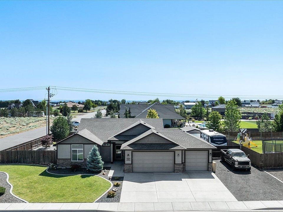 1st image of 932 Topaz Ave
