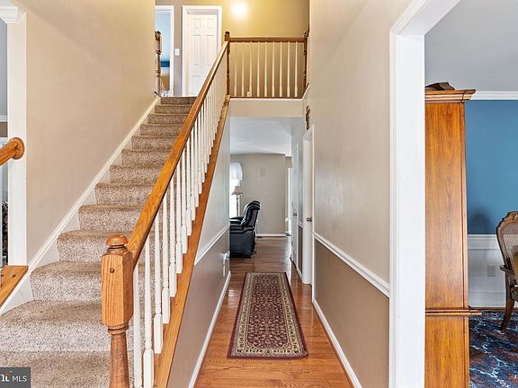 4th image of 6 Amber Ct