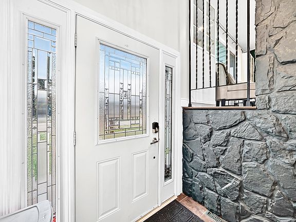 5th image of 87 Waverley Cres