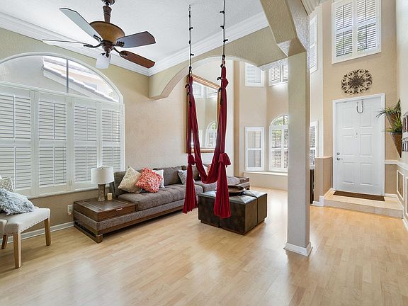 5th image of 1191 W Magnolia Cir