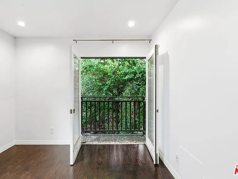 3476 Troy Dr — Photo 30