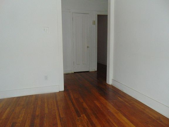 5th image of 10927 S King Dr APT 3