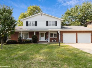 2008 69th St, Windsor Heights, IA 50324