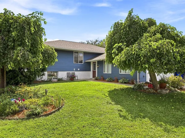 4801 Fruitwood Ln NW, Cedar Rapids, IA 52405