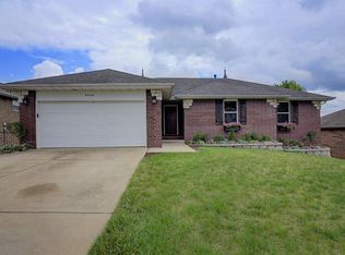 4048 W Falcon Dr, Battlefield, MO 65619