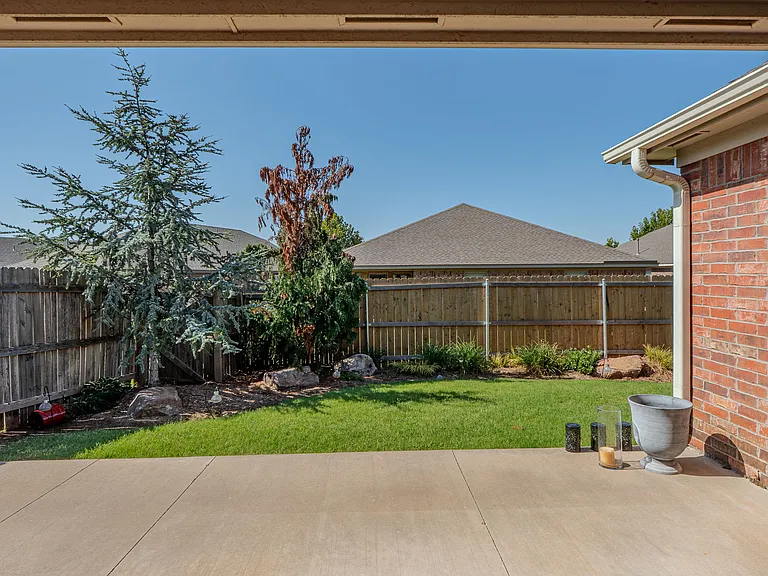 19213 Blanco Dr — Photo 34
