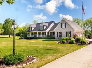 118 Addison Meadows Ct, Leonard, MI 48367