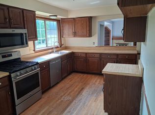 2097 E Roundtable Dr, Canton, MI 48188