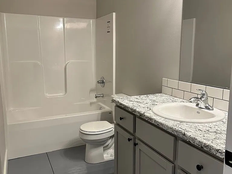 2936 W Murdock St — Photo 5