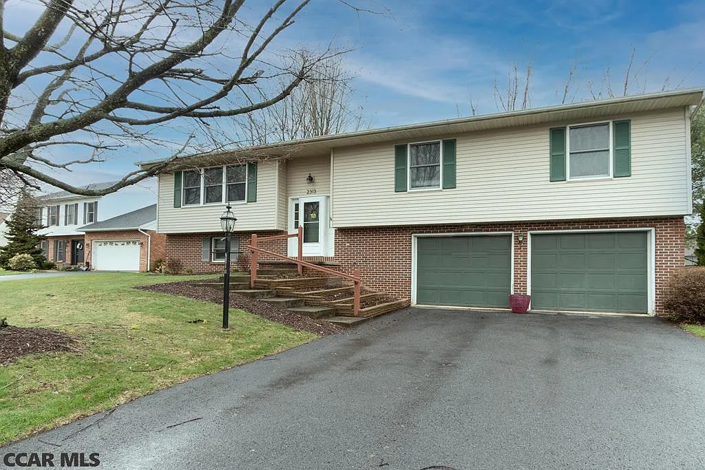 2313 Abington Cir photo 1