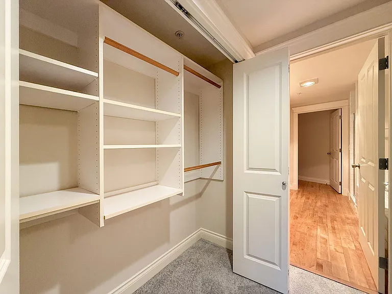2334 Thorndyke Ave W #202 — Photo 7