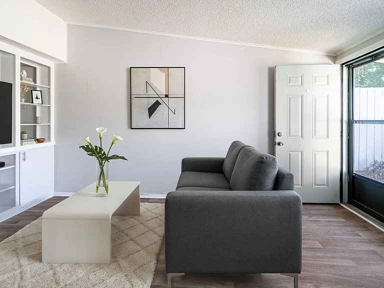Canyon and Knox Landing Apartments — Photo 14
