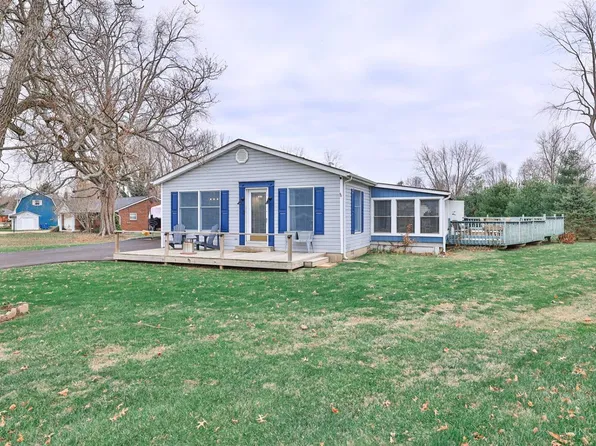 128 Munster Dr, Fayetteville, OH 45118