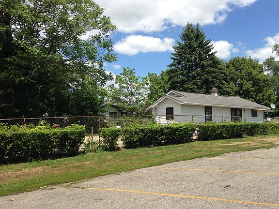4th image of 2516 N Dearborn St