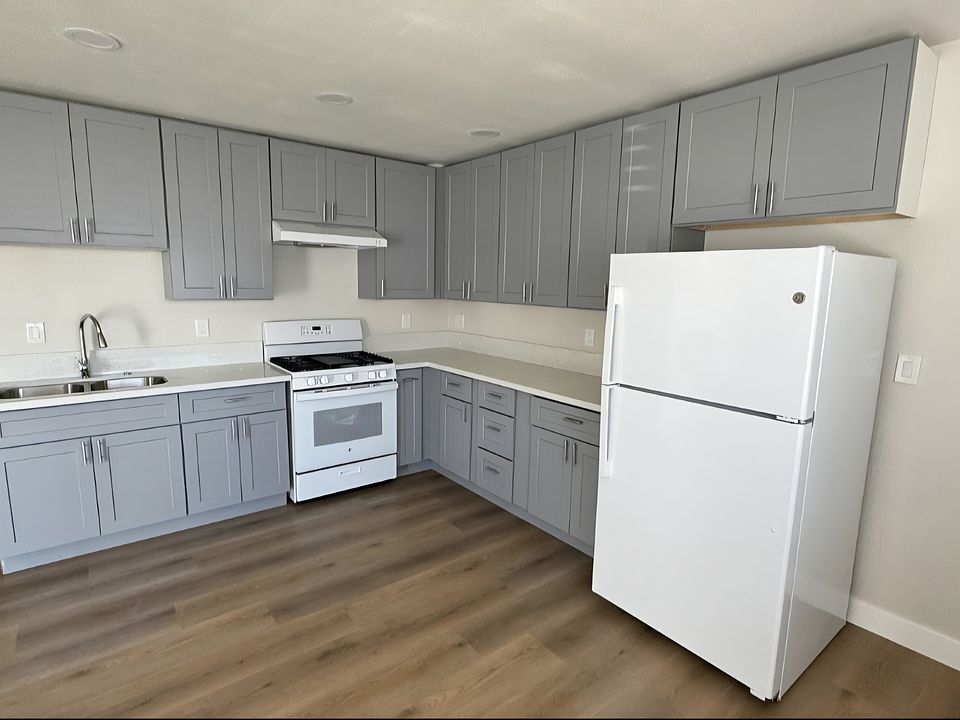 1st image of 129-151 Guinida Ave #3