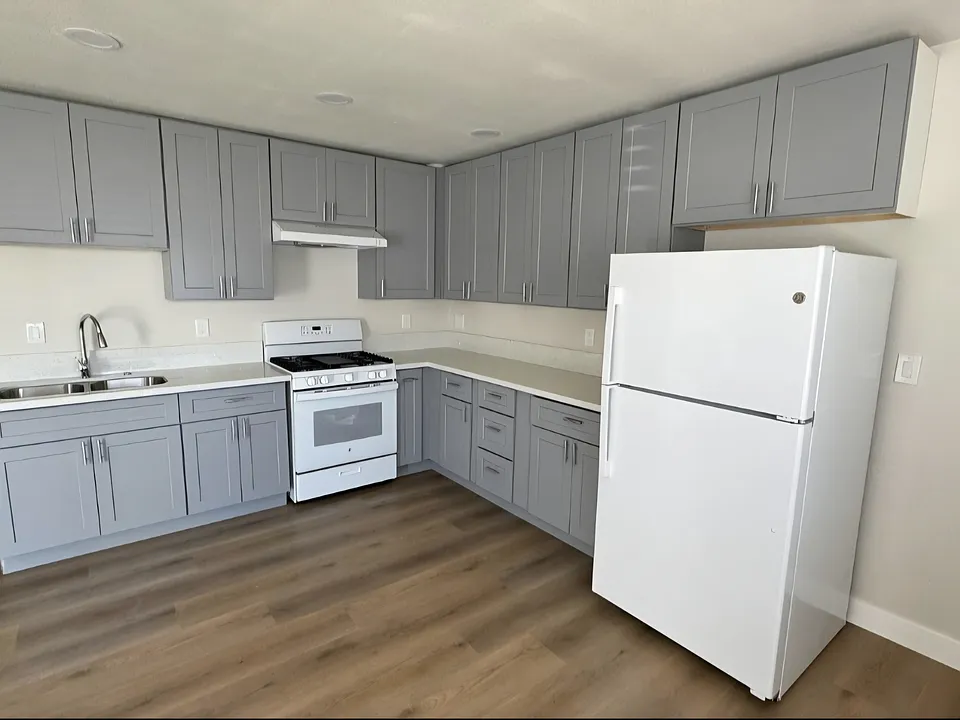 129-151 Guinida Ave #3