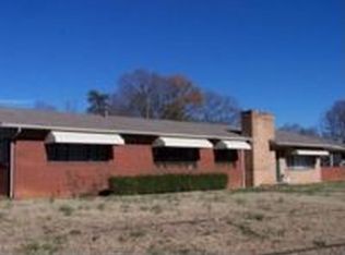 1946 2nd Ave NW, Hickory, NC 28601