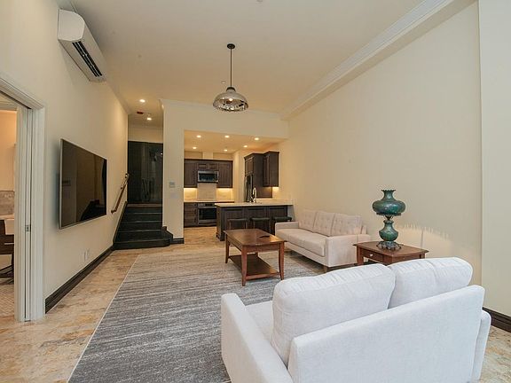 5th image of 580 Bush St #1