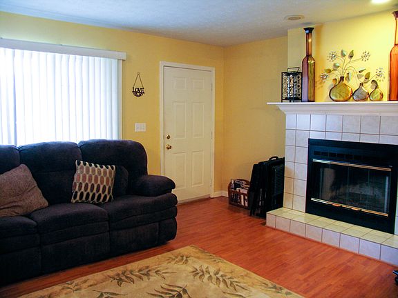 2nd image of 40 Glen Haven Ln