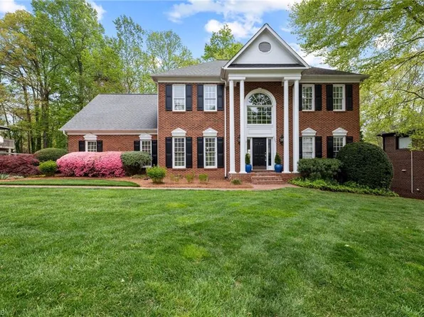 4204 Shoal Creek Dr, Greensboro, NC 27410