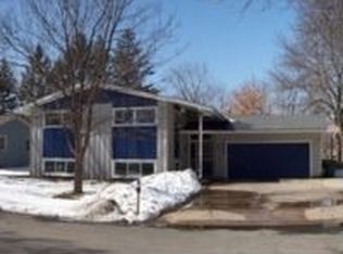 998 Honeysuckle Ln, Farmington, MN 55024