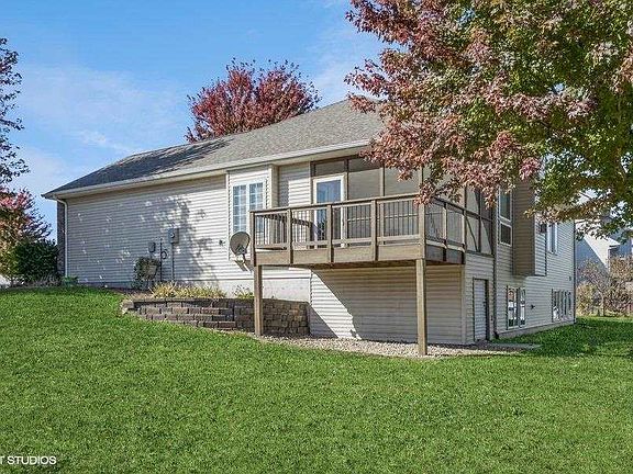 2nd image of 125 Vixen Ln