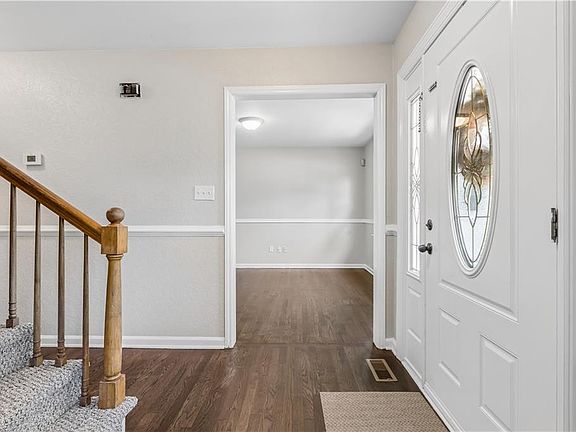 5th image of 6 Margaret Dr