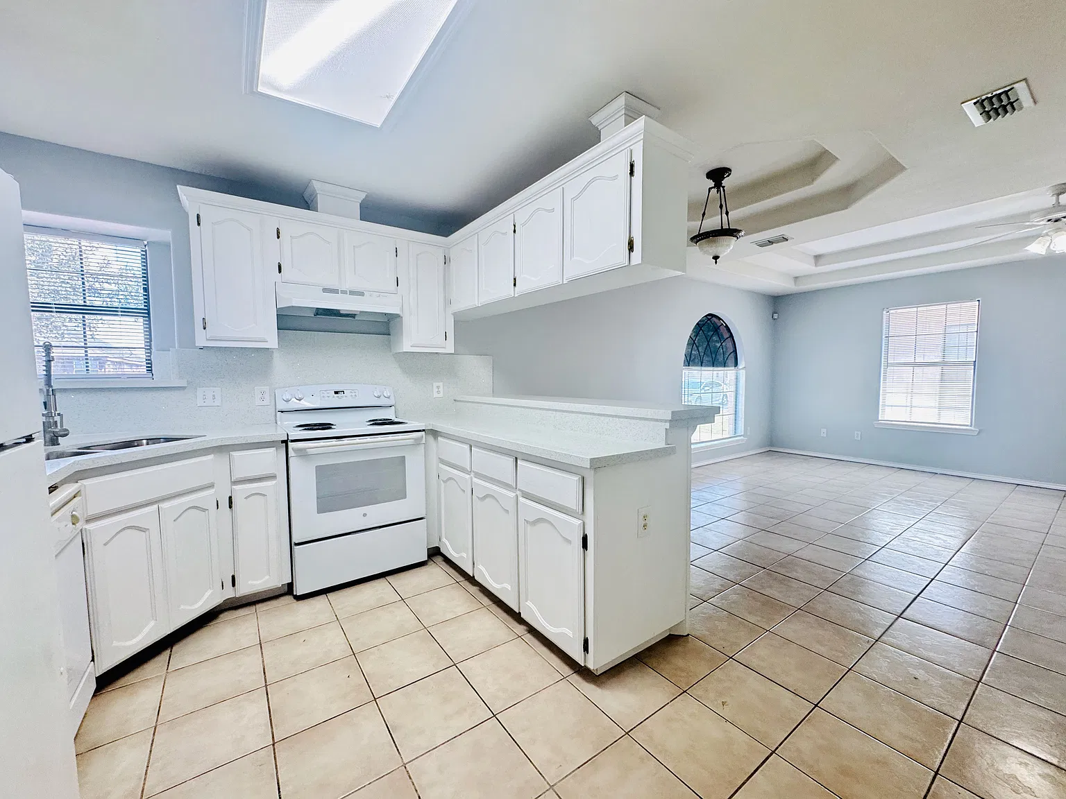 2 bed, 2.0 bath, $850 — Photo 2