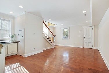 3rd image of 20 Thorogood Ln
