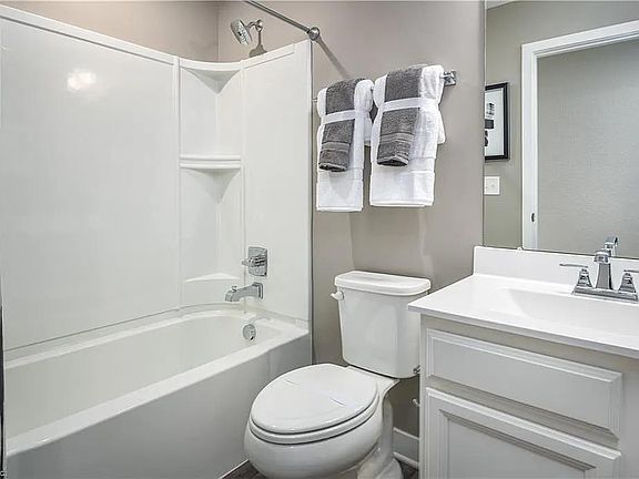4th image of 139 Capeside Ct