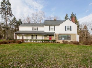1072 Colonial Dr, Youngstown, OH 44505