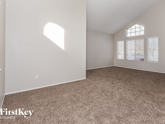 4th image of 1581 Beech Grove Dr