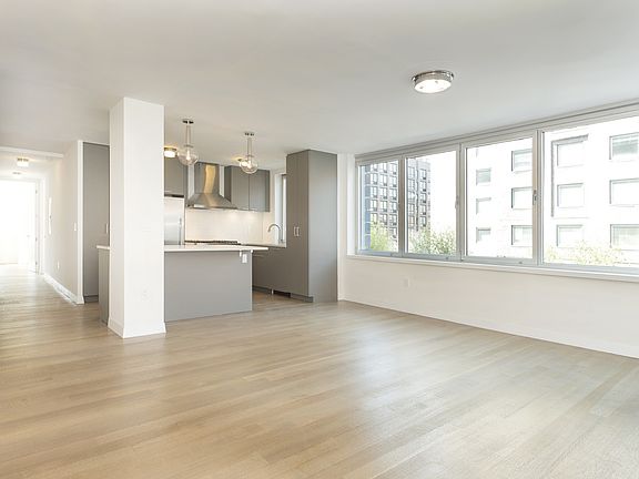 4th image of 200 E 11th St APT 305