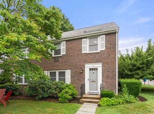 2 Town House Dr UNIT 2, Newtonville, MA 02460
