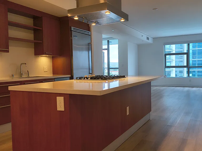 9 Macarthur Pl #N604 — Photo 6