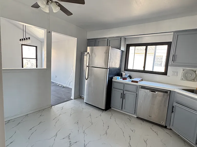 98 Logan Ave #2A — Photo 1