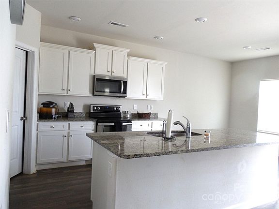 5th image of 1109 Creedmore Ct