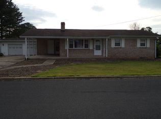 6 Lee St, Petersburg, WV