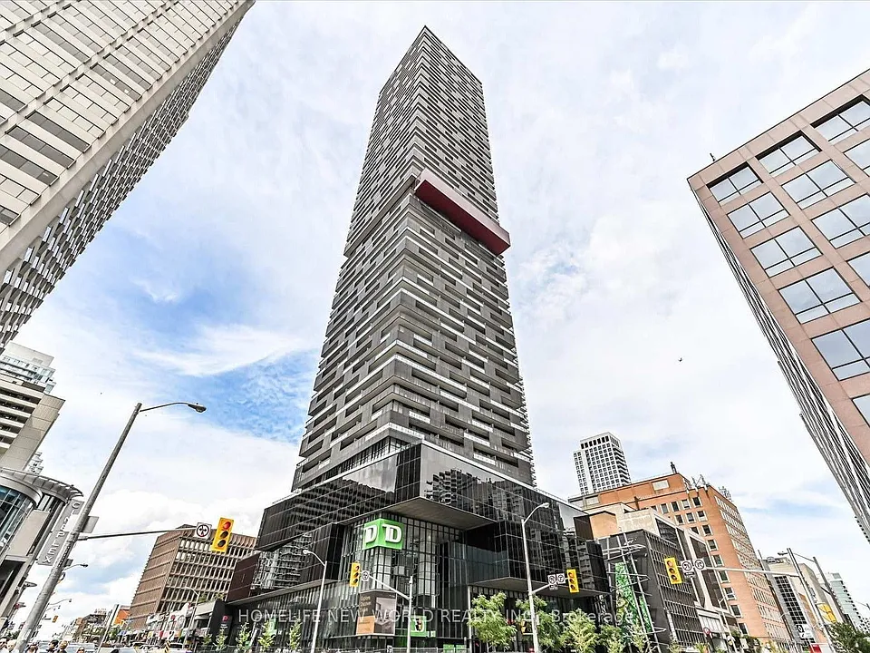 8 Eglinton Ave E #506