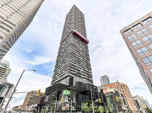 8 Eglinton Ave E, Toronto, ON