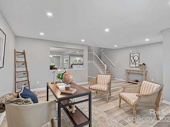 2nd image of 1119 Rainier Ln