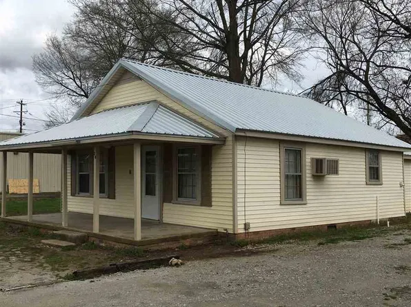 30 Case Dr, Jackson, TN 38301