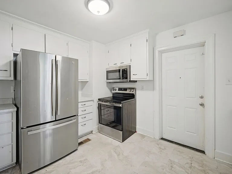 9450 Selby Pl — Photo 12