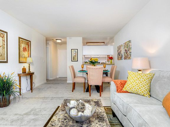 4th image of 980 Kiely Blvd Unit 327