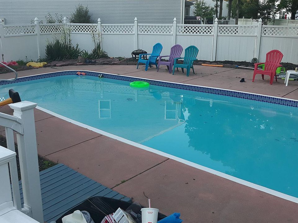 2nd image of 110 Sunrise Cir
