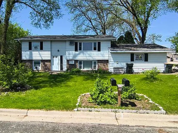 152-156 Kroncke Dr, Sun Prairie, WI 53590