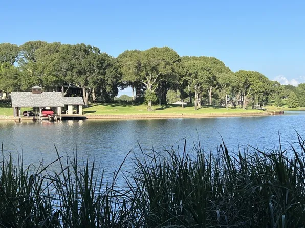 7 Windward Point Way, Athens, TX 75752
