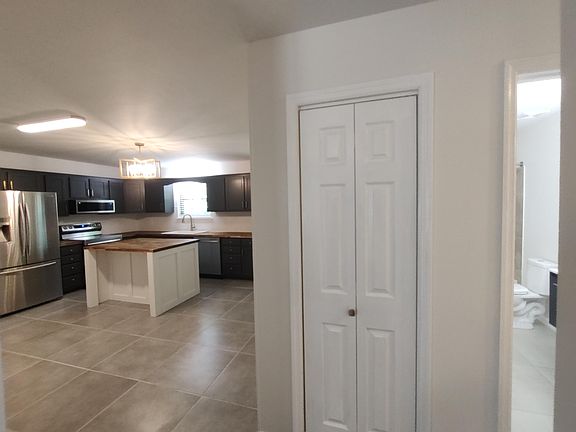 5th image of 302 Shannon Dr