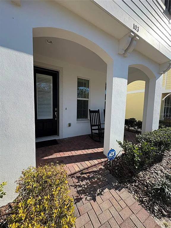 3 bed, 7.0 bath, 1392 sqft, $2,800 — Photo 4