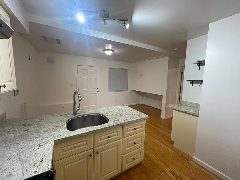 1494 Jackson St — Photo 12